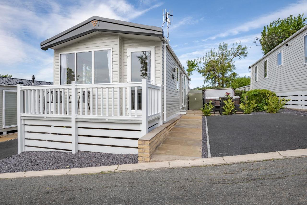 Tan Rallt Holiday Park & Spa Abergele Exterior photo